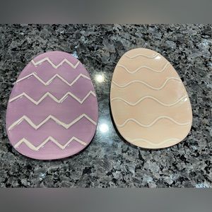 Set of 2 Egg shaped plates